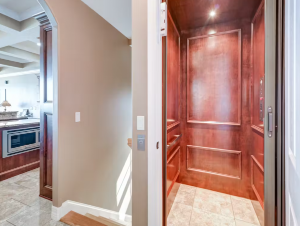 Luxury Treasure Island Vacation Home Sleeps Ten Guests